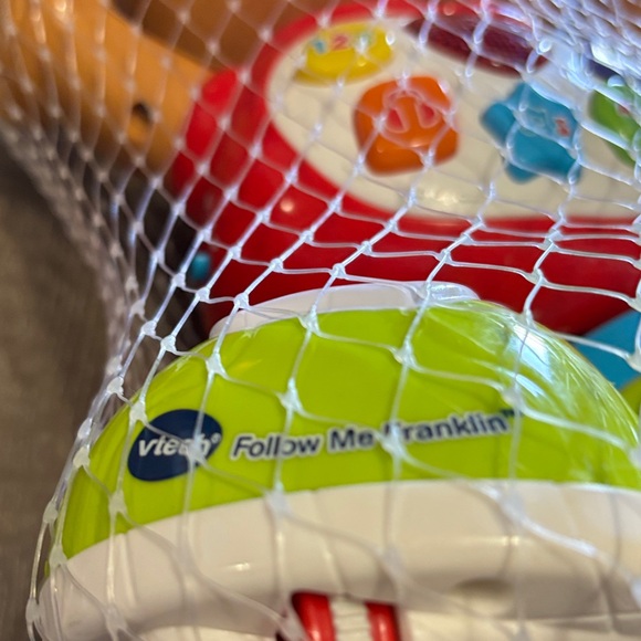 VTech Colorful Learning Bear with Sounds - Picture 7 of 9